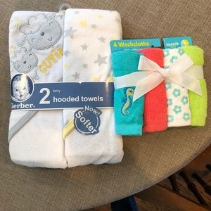 4 Baby Washcloths and 2 Hooded Towels